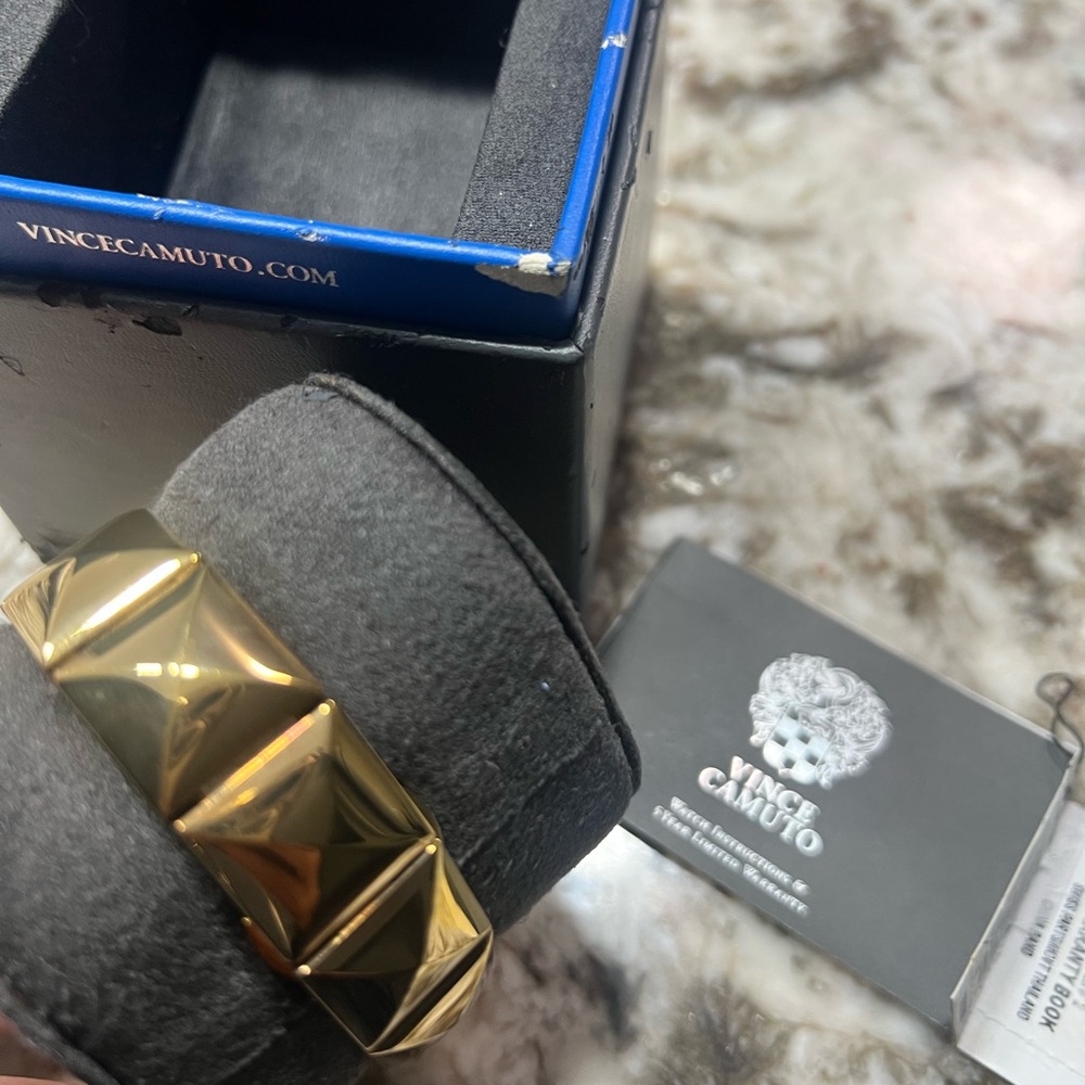 Vince Camuto Women's Gold Geometric Watch - Picture 4 of 5